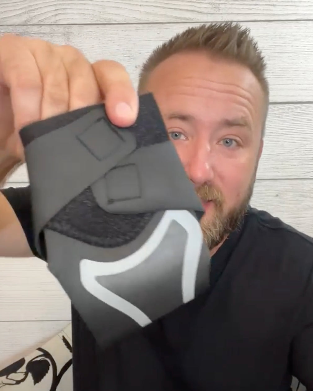 Alt image